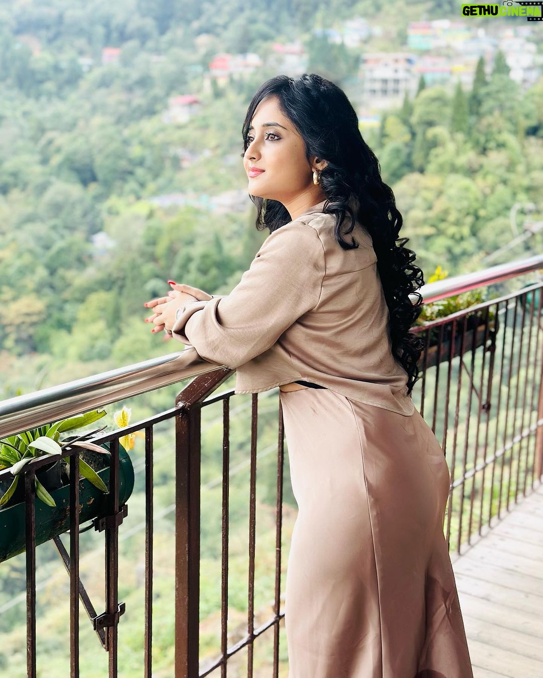 Soumitrisha Kundu Instagram - My love for satin co-ords🩵