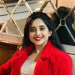 Soumitrisha Kundu Instagram - skip to the good part karte karte ek aur saal skip ho gaya!😂 Happy New Year my family! ❤️✨ tag a chai/lassi lover!
