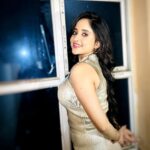Soumitrisha Kundu Instagram – Itna dimaag bhi nehi hain jitna sarr dard rehta hain!
😂

makeup&hair @s_d_makeup_world_