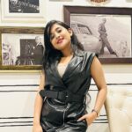 Soumitrisha Kundu Instagram - people who have a good sense of humour , never ending laughing skill & beautiful heart are rare combination! 🖤😉