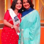 Soumitrisha Kundu Instagram – zee bangla sobsomoy e bhoriye dey amay, e bar o batikrom noy! onek gifts , onek moja!💕sathe #Pradhan team!
keep watching Didi no. 1 with our gorgeous @rachnabanerjee on @zeebanglaofficial