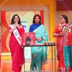 Soumitrisha Kundu Instagram – zee bangla sobsomoy e bhoriye dey amay, e bar o batikrom noy! onek gifts , onek moja!💕sathe #Pradhan team!
keep watching Didi no. 1 with our gorgeous @rachnabanerjee on @zeebanglaofficial