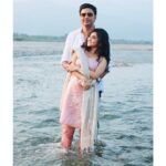 Soumitrisha Kundu Instagram – happy birthday our childhood crush,আমাদের সুপারস্টার! ❤️
আমরা একটা সময় কার্ড বানাতাম , কিন্তু কোথায় দেবো কিছুই জানতাম না, আজ তার জন্মদিনে একসাথে কেক কাটা , তার co-actor হিসাবে দাঁড়ানো ! সত্যিই কিছু achieve করেছি মনে হচ্ছে … যাই হোক তুমি খুব ভালো থেকো , সবার মনের মধ্যে থেকো এভাবেই ,আমাদের সুপারস্টার !