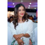 Sowmya Menon Instagram – At the inaugural event of the newly opened store of @glamtouchdxb at the Madina Mall.I wish the entire team all the very best🤍🤍
#glamtouch #Dubai #VisitDubai

Muah @alsaa_beauty
📷 @media.fox