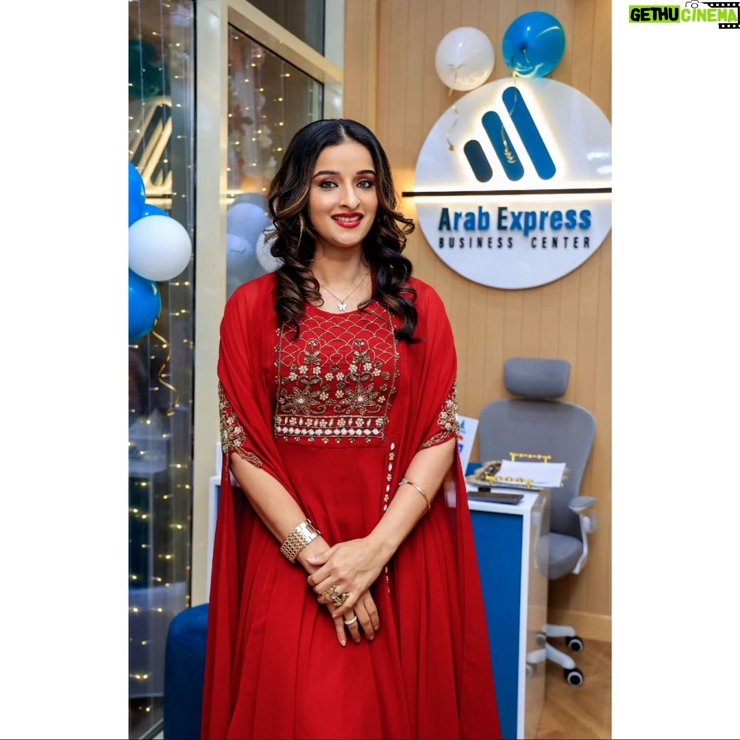 Sowmya Menon Instagram - I am really excited to take part in the inaugural event of the newest office of @arabexpress.ae at the Al Nahda Center, alongside the lovely @jyothikrishnaa. I wish the entire team at @arabexpress.ae all the very best. #Arabeexpress #Dubai #VisitDubai