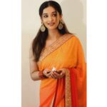 Sowmya Menon Instagram - Wishing you all a very happy and blessed Diwali 🪔✨❤️❤️ Let your diya light and shine the brightest💫 Goddess Lakshmi 🙏🏻
