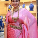 Spandana Palli Instagram – @sreevennelajewellers Inauguration Event
Thank you for being a part of our Inauguration, @imspandanaofficial.

#SVJ for Exclusive Silver Jewellery
𝕿𝖍𝖊 𝖉𝖊𝖘𝖎𝖌𝖓𝖘 𝖓𝖊𝖛𝖊𝖗 𝖌𝖔 𝖔𝖚𝖙 𝖔𝖋 𝖙𝖗𝖊𝖓𝖉 
Some jewelry styles will never go out of vogue. It will always give the ideal touch of glitz to your daytime and evening ensembles. 

📍 Visit our stores for a wide range of stunning designs.

Event Management: @ramseventsandmedia

#SilverJewellery #bridaljewellery #bridaljewelry #jewelry #classicjewelry #ExclusiveSilverJewellerry #SVJJewellery #SpandanaPalli Hyderabad , Telengana. India