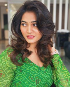Spandana Palli Instagram - Its already Friday❤️ and Friday afternoon feels like heaven💫 Hyderabad