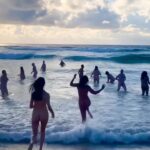 Spencer Tunick Instagram - For the first time in Bondi Beach’s history legislation was changed to permit nudity for the installations with @skincheckschampion Thank you @waverleycouncil
