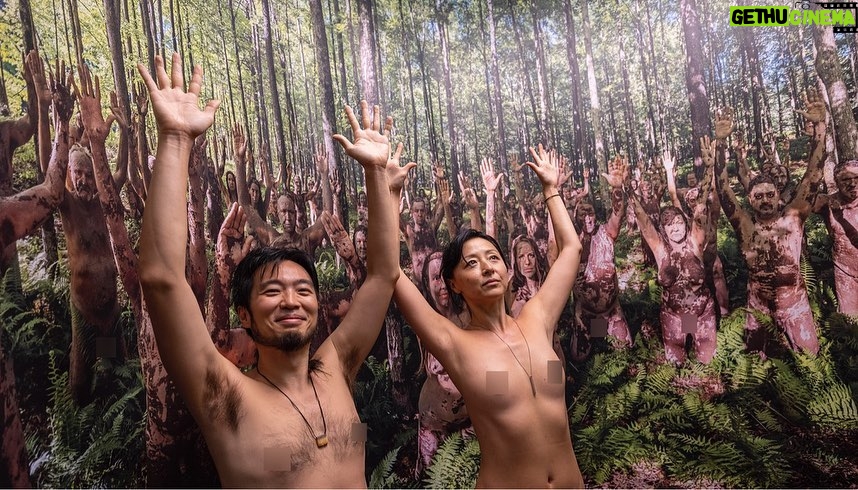 Spencer Tunick Instagram - Participants come full circle. Final day of @springbreakartshow Thank you to @philbhueler for your generosity and kindness. Thank you to all the participants. Hope to see you in the future. Thank you to Daniel and Kate, Rusty, Andrew, Kristin, Luca, Lisa, Andy, Tom, Sydney, Teresa, Alex and the amazing John. Did I forget anyone? Until the next one! Urban Wander? _____________________________