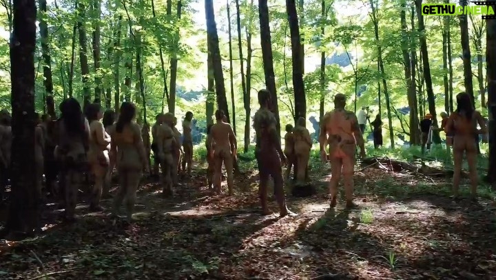 Spencer Tunick Instagram - ππππ ππππππ on view at @springbreakartshow in New York City this weekend. A collaboration with @pwbuehler where youβll be able to walk into a life-sized 360βdegree panoramic photo. On view September 10-12 Video by @Antiquity_Echoes @spencertunick @frontroomnyc @krystipink @dennistonwild @lucamercedes @lisalevyartwork @drlisasp