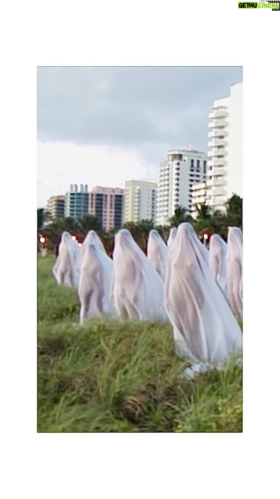 Spencer Tunick Instagram - Miami Beach, 2007 Thank you to the participants and @sagamorehotel