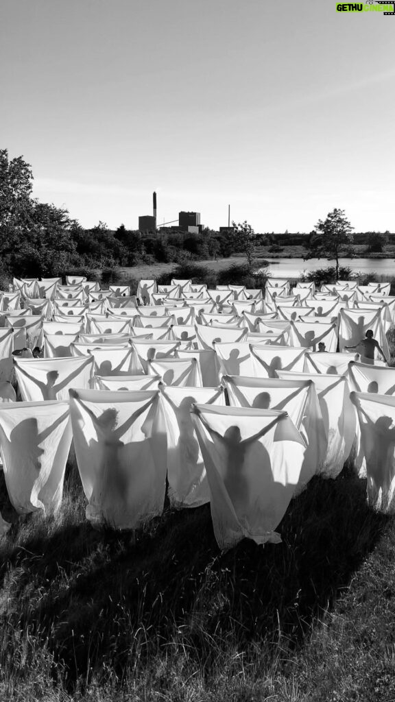 Spencer Tunick Instagram - Herning, Denmark, 2021 In collaboration with @heartmuseum Thank you to all the participants. Thank you for following my page, Happy Holidays ✡️✝️☪️🕉️🔯🕎💟 Video Documentation from Installation in Herning, Denmark in collaboration with @heartmuseum Thank you to all the participants 🤍