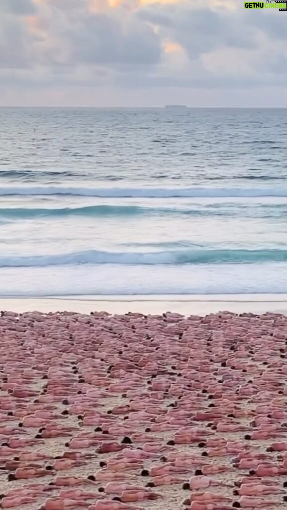 Spencer Tunick Instagram - Bondi Beach Sunrise Installation with @skincheckchampions cancer charity. Thank you to all the participants. Special Thanks to Scott, Drew, Bruce and Anne. Thanks to Lauren, Andrew and Luca