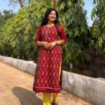 Sradha Panigrahi Instagram - କେମିତି ଲାଗୁଛି ଡ୍ରେସ୍ ଟା ? ଏଥର ପୋଜ୍ ଗୁଡା ଭଲ ହେଇଛି ତ ? 😎 Buy this Kurti from @barsha.dash.1829 .