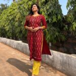 Sradha Panigrahi Instagram - କେମିତି ଲାଗୁଛି ଡ୍ରେସ୍ ଟା ? ଏଥର ପୋଜ୍ ଗୁଡା ଭଲ ହେଇଛି ତ ? 😎 Buy this Kurti from @barsha.dash.1829 .
