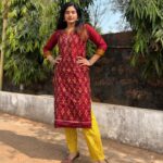 Sradha Panigrahi Instagram - କେମିତି ଲାଗୁଛି ଡ୍ରେସ୍ ଟା ? ଏଥର ପୋଜ୍ ଗୁଡା ଭଲ ହେଇଛି ତ ? 😎 Buy this Kurti from @barsha.dash.1829 .