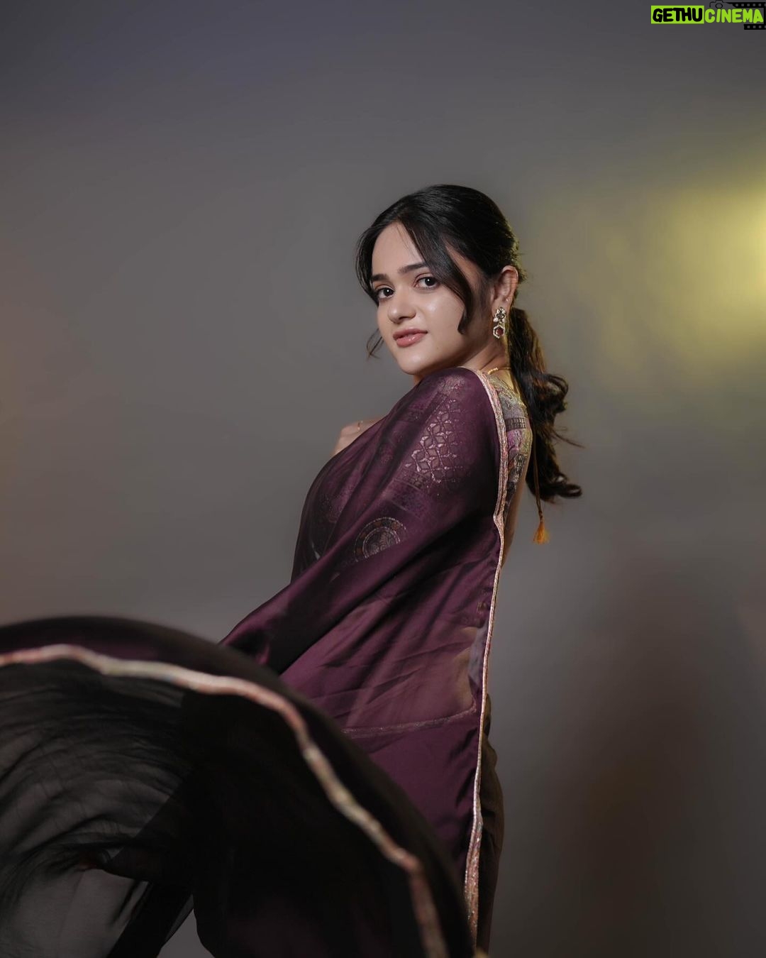 Sri Satya Instagram - ✨ . . . Outfit @label_viko Styling @harinireddym Pc @fisheyethestudio Jewellery @fashioncurvee Mua @nagmakeovers