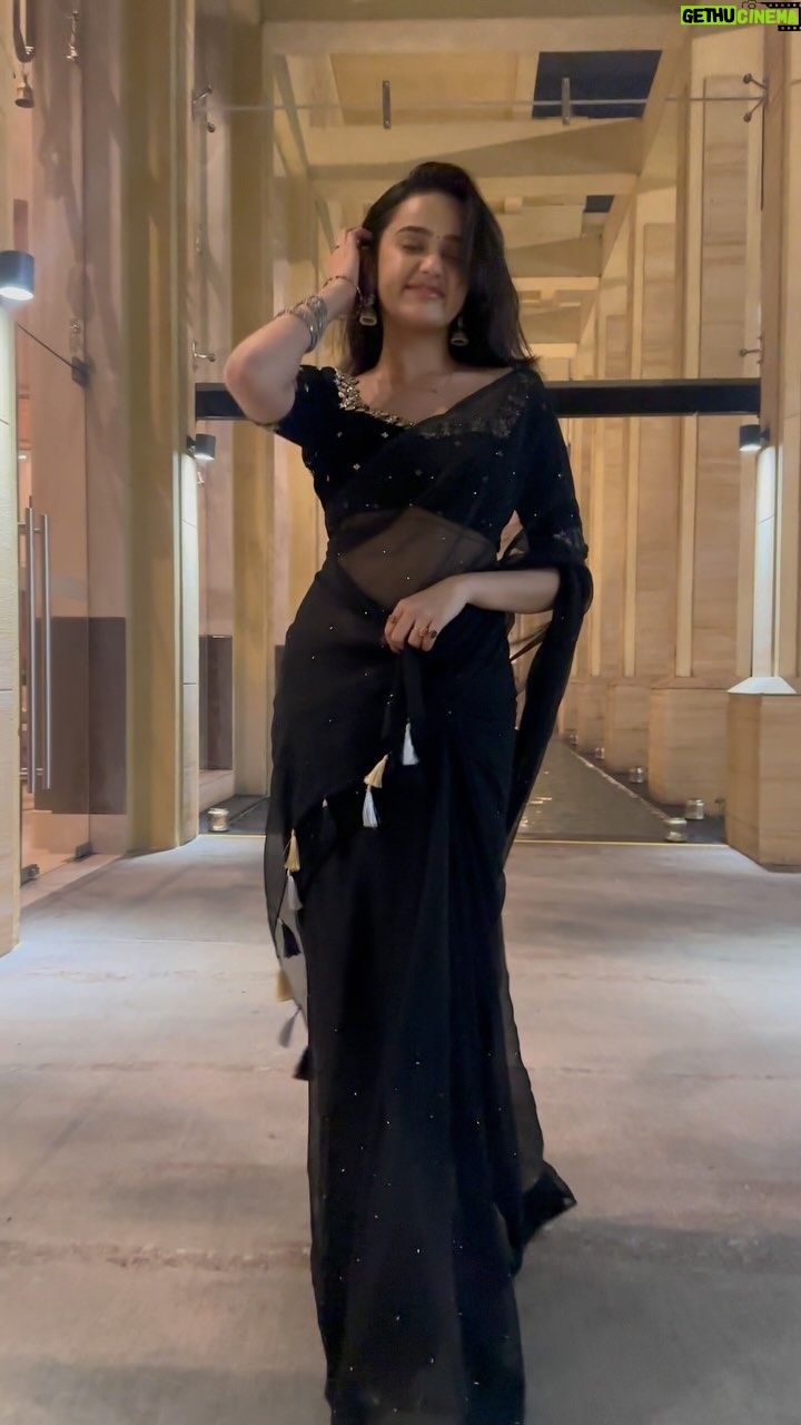 Sri Satya - 225.6K Likes - 🔥
.
.
Outfit @elegant_threads_by_salma ❤️