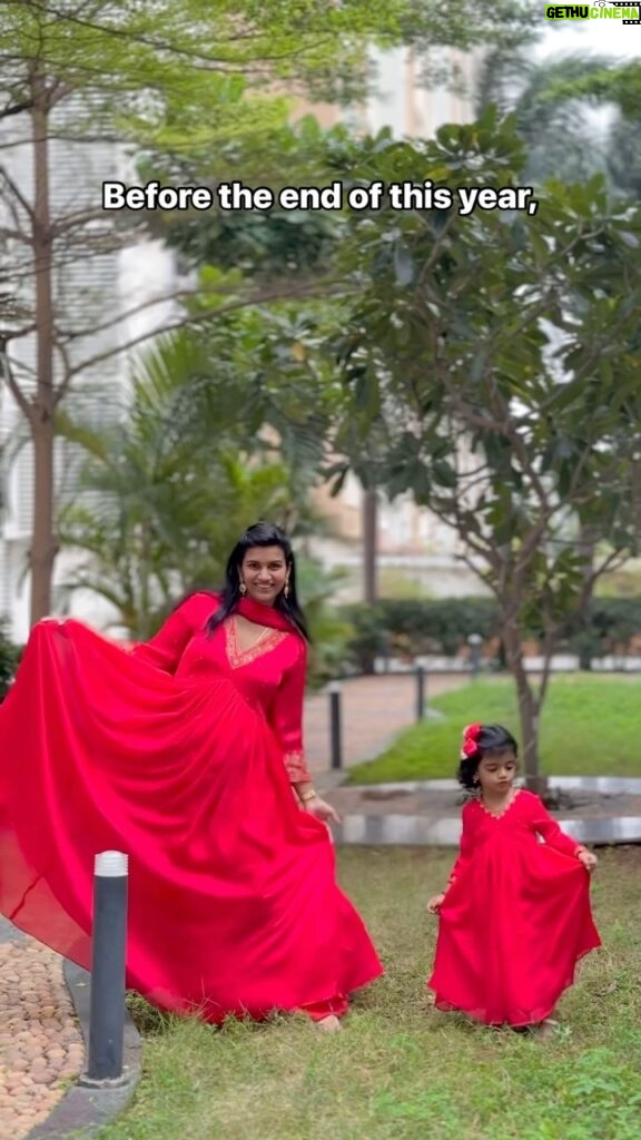 Sridevi Ashok Instagram - Before the end of this year, I would like to thank those who have been loudly or even silently supporting me. Your kindness is appreciated ❣️ Mom and Daughter dress combo : @vika.label #srideviashok #momanddaughter #momanddaughtergoals #familygoals #momanddaughterdress #momanddaughtercombo #dresscombo #reddress