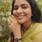 Srinda Instagram – Diwali gifting never goes out of style especially with @danielwellington 💛

Get a 30% off and an additional 15% off with my code “SRINDAA” on www.danielwellington.com

#ad #dwindia #danielwellington #dwali