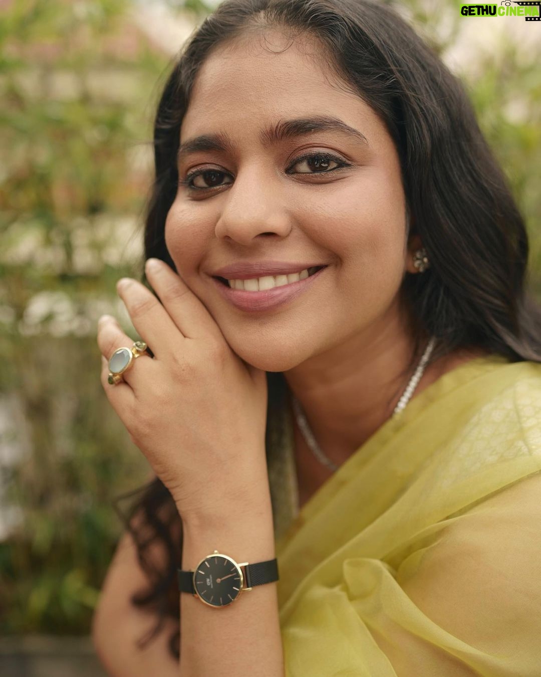 Srinda Instagram - Diwali gifting never goes out of style especially with @danielwellington π Get a 30% off and an additional 15% off with my code "SRINDAA" on www.danielwellington.com #ad #dwindia #danielwellington #dwali