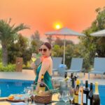 Srishty Rode Instagram - ❤️ A day In my life @sula_vineyards (Beyond )❤️🥂 Nature’s embrace, fine wine, a stunning lake view villa, and unforgettable cuisine – this place had it all. A much-needed getaway, pure relaxation! 🌿🍷🌅