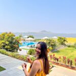 Srishty Rode Instagram - ❤️ A day In my life @sula_vineyards (Beyond )❤️🥂 Nature’s embrace, fine wine, a stunning lake view villa, and unforgettable cuisine – this place had it all. A much-needed getaway, pure relaxation! 🌿🍷🌅