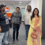 Srushti Dange Instagram - Such a magical moment for our #kattil movie team 💫🌟🙏♥️ Thank you @radiocitytamil_ for having us ✌🏻🙏 Catch #kattil movie on 8th December in theatre 🫰🏼😁 @srikanth_deva_official @ev_ganeshbabu_film
