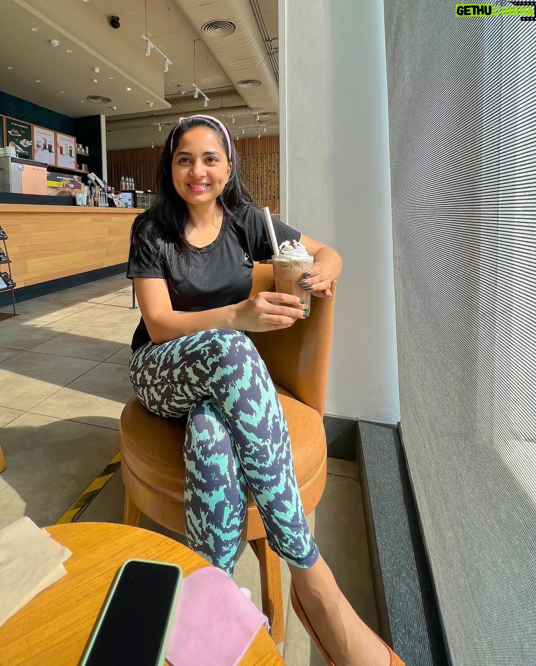 Srushti Dange Instagram - Who doesn’t like the tall glass of coffee with extra whipped in December ✨🌟🧋☃️❄️