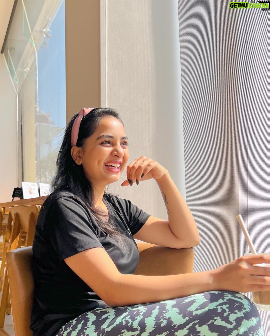 Srushti Dange Instagram - Who doesn’t like the tall glass of coffee with extra whipped in December ✨🌟🧋☃️❄️
