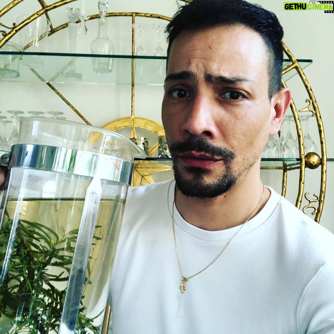 Steevy Boulay Instagram - Thym Romarin infusion. 👌🏼