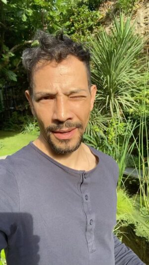 Steevy Boulay Instagram - Les bébés poissons !

#jardin #bassin #poisson #plante
