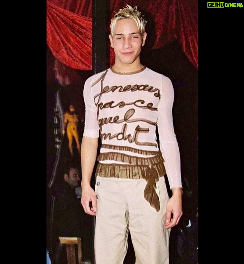 Steevy Boulay - 3.3K Likes - ♥️ L’un des plus beaux souvenirs de ma vie. Un mec exceptionnel.
#mode #defile #2001 #paris #jeanpaulgaultier @jeanpaulgaultier