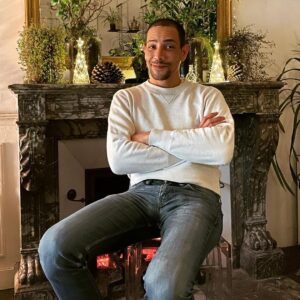 Steevy Boulay Instagram - Saturday Night without fever..

#cheminée
#naturaldesign #plants #plantslover #houseplants #daddyplants #boyswithplants #instaboy