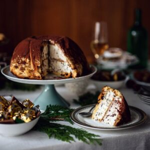 Stefano Faita Instagram - 🧁 Dolce, ou douceur. C’est comme ça qu’on dit dessert en italien. Ça donne envie de succomber, non? Pour couronner votre repas des Fêtes à l’italienne, choisissez votre dolce traditionnel parmi mes 10 meilleures recettes de desserts.

🧁 Dolce, or “sweetness.” That’s how you say dessert in Italian. Makes you want to indulge, right? To crown an Italian holiday meal in style, choose your traditional dolce from my top 10 dessert recipes.

Lien dans la bio | Link in bio 🔗

#stefanofaita #desserts #dolci #italiandessert #dessertsitaliens