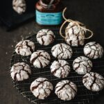 Stefano Faita Instagram - 🧁 Dolce, ou douceur. C’est comme ça qu’on dit dessert en italien. Ça donne envie de succomber, non? Pour couronner votre repas des Fêtes à l’italienne, choisissez votre dolce traditionnel parmi mes 10 meilleures recettes de desserts. 🧁 Dolce, or “sweetness.” That’s how you say dessert in Italian. Makes you want to indulge, right? To crown an Italian holiday meal in style, choose your traditional dolce from my top 10 dessert recipes. Lien dans la bio | Link in bio 🔗 #stefanofaita #desserts #dolci #italiandessert #dessertsitaliens