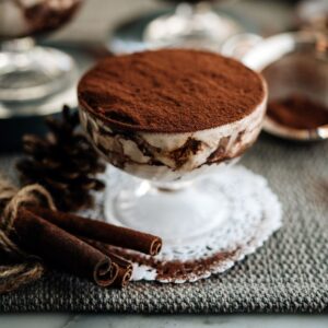 Stefano Faita Instagram - 🧁 Dolce, ou douceur. C’est comme ça qu’on dit dessert en italien. Ça donne envie de succomber, non? Pour couronner votre repas des Fêtes à l’italienne, choisissez votre dolce traditionnel parmi mes 10 meilleures recettes de desserts.

🧁 Dolce, or “sweetness.” That’s how you say dessert in Italian. Makes you want to indulge, right? To crown an Italian holiday meal in style, choose your traditional dolce from my top 10 dessert recipes.

Lien dans la bio | Link in bio 🔗

#stefanofaita #desserts #dolci #italiandessert #dessertsitaliens