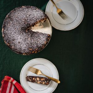 Stefano Faita Instagram - 🧁 Dolce, ou douceur. C’est comme ça qu’on dit dessert en italien. Ça donne envie de succomber, non? Pour couronner votre repas des Fêtes à l’italienne, choisissez votre dolce traditionnel parmi mes 10 meilleures recettes de desserts.

🧁 Dolce, or “sweetness.” That’s how you say dessert in Italian. Makes you want to indulge, right? To crown an Italian holiday meal in style, choose your traditional dolce from my top 10 dessert recipes.

Lien dans la bio | Link in bio 🔗

#stefanofaita #desserts #dolci #italiandessert #dessertsitaliens