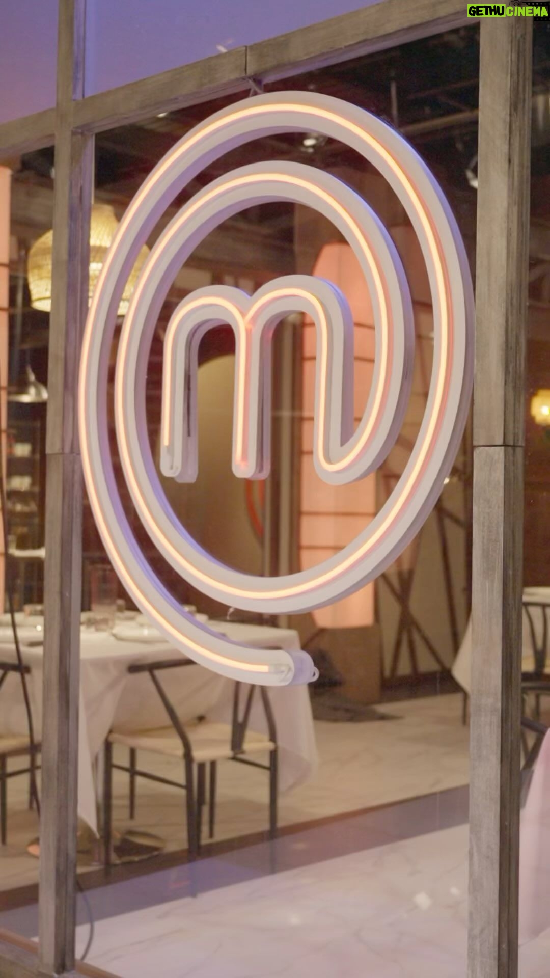 Stefano Faita Instagram - 👨🍳 MasterChef Québec : Stefano Faita et Martin Picard répondent à nos questions! 🎬 Pour écouter l’entrevue complète, consultez le lien en bio. TVA - Montréal