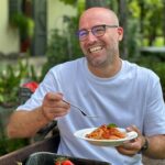 Stefano Faita Instagram – Basta con la pasta?🤌 Jamais en Italie!😉 Lisez notre petit article pour savoir quand, comment et surtout pourquoi on mange autant de pâtes au pays de mes ancêtres!

Lien dans la bio

–

Basta con la pasta?🤌 Never in Italy! 😉 Read our new article, to learn when, how but especially why we eat so much pasta in my ancestral homeland!

Link in bio

#pasta #italianfood #pastalover #cucinaitaliana #sfaita #stefano #stefanofaita