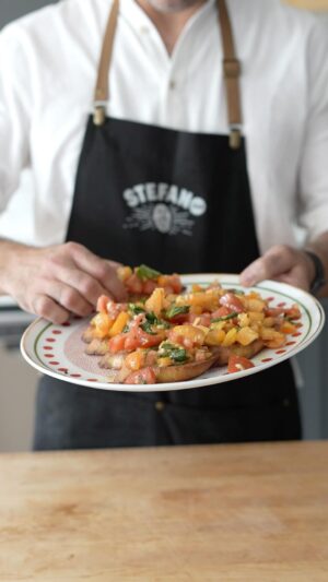 Stefano Faita Instagram - Bruschetta… So simple yet soooooo good! 🍅
.
Bruschetta… Si simple, mais si bon! 🍅

#italianfood #italiancuisine #tomatoseason