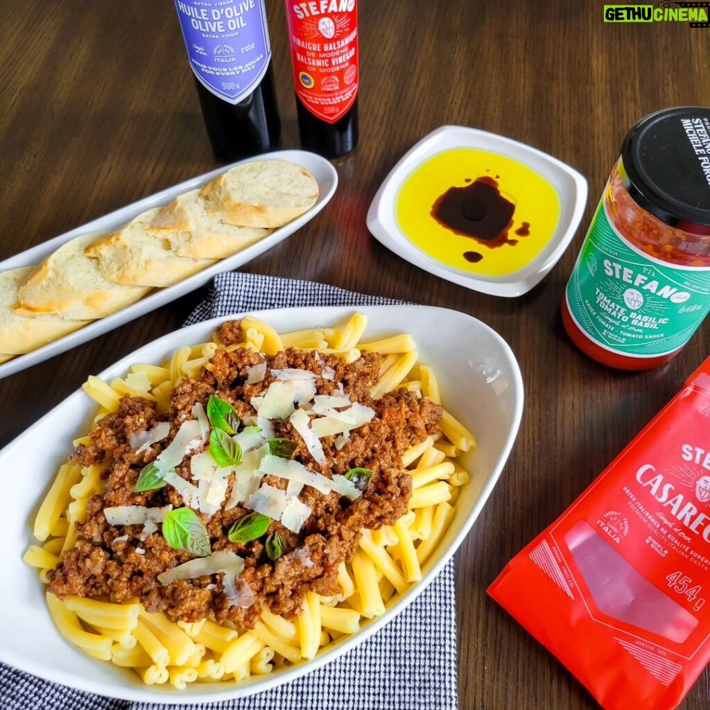 Stefano Faita Instagram - Stock up your pantry with @sfaita and get ready for fall with delicious Italian flavors. If you're looking for simple, quality products to add to your kitchen must-haves, look no further than the Stefano Faita line. Made here in Quebec (with the exception of their pastas, oils, vinegars, and panettone made in Italy) you'll find everything you need to create delicious meals, from breakfast to dessert. Swipe through to see my favorite ways to use some of these products in my family meals 🥰 Available at your local Quebec grocers and some specialty stores. Discover the Stefano Faita line this upcoming cold season and warm your bellies and soul. @sfaita @bnation_bicom #gifted Montreal, Qc, Canada