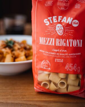 Stefano Faita Instagram - 🎉 Great news for the Stefano brand!

We’re excited to announce that the Stefano sauces AND pasta have just made their way into all the @longosmarkets stores!

It's through incredible partnerships like this one, with retailers who believe in supporting Canadian brands and showcasing products made with simple & good ingredients, that our products have found a place in your kitchens.

We’re always looking for ways to make your life a little easier and to make our top-quality products available to as many food lovers as possible. That’s exactly why we’re so honoured to now be able to feed even more families in Canada with products made in the purest Italian tradition.

From our family to yours, buon appetito! Thank you all for welcoming us into your homes and huge thanks to the whole Longo’s team for the trust and support 🙏

PS: we have an awesome promo on our sauces and pasta to celebrate the launch. You should go check it out ;) 

...

🎉 Une autre bonne nouvelle pour la marque Stefano!

Nos sauces nos pâtes sont maintenant disponibles dans tous les magasins Longo's!

C'est grâce à des partenariats comme celui-ci et des détaillants qui croient en la promotion de marque canadiennes et en la mise en valeur de produits faits avec des ingrédients simples et bons, que nos produits ont trouvé leur place à votre table.

De notre famille à la vôtre, buon appetito ! Merci à tous-tes de nous accueillir dans vos foyers et un grand merci à toute l'équipe de Longo's pour la confiance et le soutien 🙏

PS : On une super promotion sur nos sauces et nos pâtes pour célébrer le lancement. Vous devriez aller y jeter un coup d'œil 😉

#canadianbrand #cpg #grocery #madeincanada