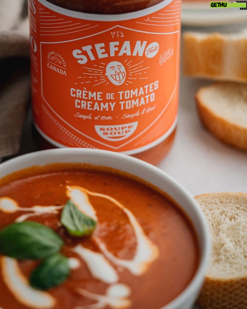 Stefano Faita Instagram - Grilled cheese et crème de tomates. Ça vous rappelle des souvenirs? . Grilled cheese & creamy tomato soup. Brings back memories, right?!