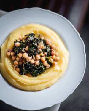 Stefano Faita Instagram - Familiar with cucina povera? It's the art of doing a lot with a little and one of the best cooking (and life!) lessons Italian tradition has taught us. And we're here to prove it with 8 recipes!

La cucina povera, c'est l'art de cuisiner avec peu d'ingrédients.
On vous le prouve ici, en 8 recettes.

Link in bio for the recipes | Lien dans la bio 🔗

#italiancooking #cucinapovera #italianfood