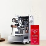 Stefano Faita Instagram - ✨Concours Stefano sous le🎄✨ Vous pourriez gagner un des 4 prix assez extraordinaires, dont l'ensemble «j’aime le café»: machine à espresso Bellucci Artista en inox, séance de formation Espresso 101 à l’Institut national du barista, chez Barista Microtorréfacteur, sac d’espresso classico Stefano et 2 tasses à café Stefano.☕ Suivez @sfaita Aimez cette publication Rendez-vous sur le lien dans notre bio pour vous inscrire . ✨Stefano Under the 🎄Contest✨ You could win one of 4 pretty amazing prizes, including the “I love coffee” set: a stainless steel Bellucci Artista espresso machine, an Espresso 101 training session at the Institut national du barista (organized by Barista Microtorréfacteur), a Stefano Espresso classico bag, and 2 Stefano coffee cups.☕ Follow @sfaita Like this post Head on to the link in our profile to register Lien dans la bio pour les détails | Link in bio for the details #noel #stefanofaita #concoursdenoel #christmasgiveaway