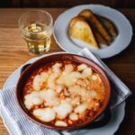 Stefano Faita Instagram - Les légumineuses ont fait du chemin depuis les bines de votre grand-mère! Besoin d’inspiration pour les intégrer à vos repas de semaine? Cliquez sur le lien dans la bio pour des idées-recettes 🔗 Beans have come a long way since your grandmother’s time! Need some inspiration for incorporating them into your weekday meals? Click on the link in bio for recipes 🔗