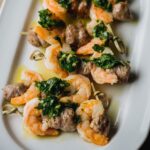 Stefano Faita Instagram - ✨Vous recevez en grand? Ça prend des petites bouchées! Que ce soit pour l’apéro ou en formule cocktail dînatoire, les canapés, amuse-bouche et autres finger food font la différence entre un simple repas et un party des Fêtes. De la bombette pugliesi aux canapés pizza au saumon fumé, on fait le tour de nos 10 meilleures bouchées dans notre blogue 💫 Lien dans la bio ✨Having a big party? You’ll need bite-sized appetizers! Whether for an aperitif or a cocktail buffet, canapés, amuse-bouches, and other finger foods make the difference between a simple meal and a full-on holiday party. From bombette pugliesi to smoked salmon pizza canapés, we review the 10 best bites on our blog💫 Link in bio #stefanofaita #cocktaildinatoire #bouchées #apero