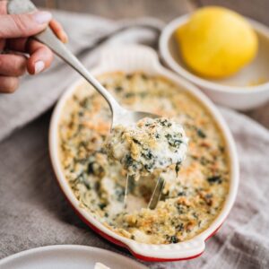 Stefano Faita Instagram - ✨Vous recevez en grand? Ça prend des petites bouchées! Que ce soit pour l’apéro ou en formule cocktail dînatoire, les canapés, amuse-bouche et autres finger food font la différence entre un simple repas et un party des Fêtes. De la bombette pugliesi aux canapés pizza au saumon fumé, on fait le tour de nos 10 meilleures bouchées dans notre blogue 💫

Lien dans la bio

✨Having a big party? You’ll need bite-sized appetizers! Whether for an aperitif or a cocktail buffet, canapés, amuse-bouches, and other finger foods make the difference between a simple meal and a full-on holiday party. From bombette pugliesi to smoked salmon pizza canapés, we review the 10 best bites on our blog💫

Link in bio

#stefanofaita #cocktaildinatoire #bouchées #apero